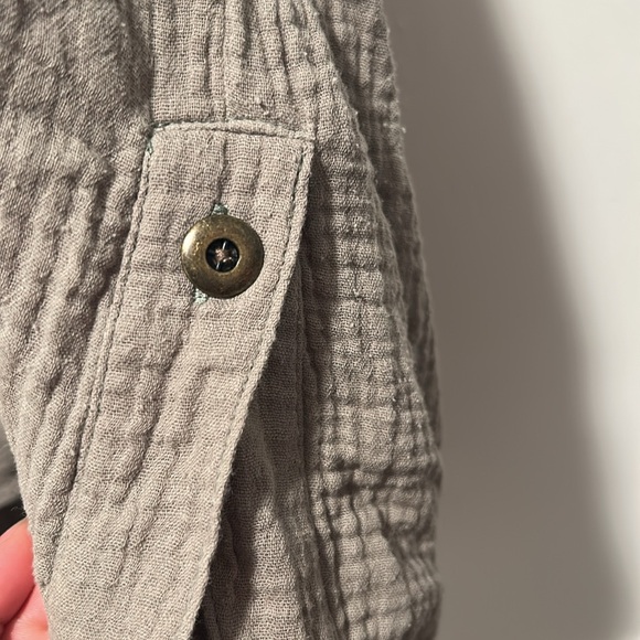 Olive Green textured long sleeveless tank with Jacket - Picture 3 of 6